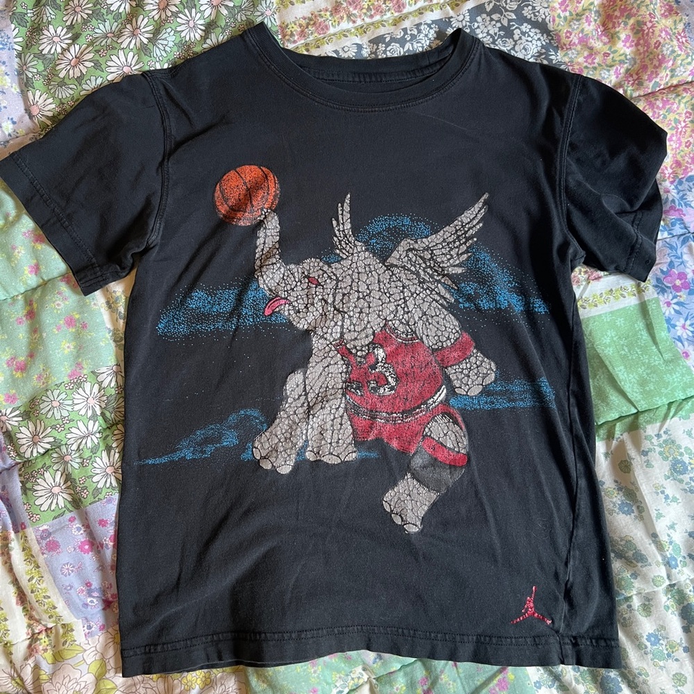 Vintage Jordan elephant tshirt